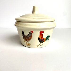 Ceramic trinket box w lid